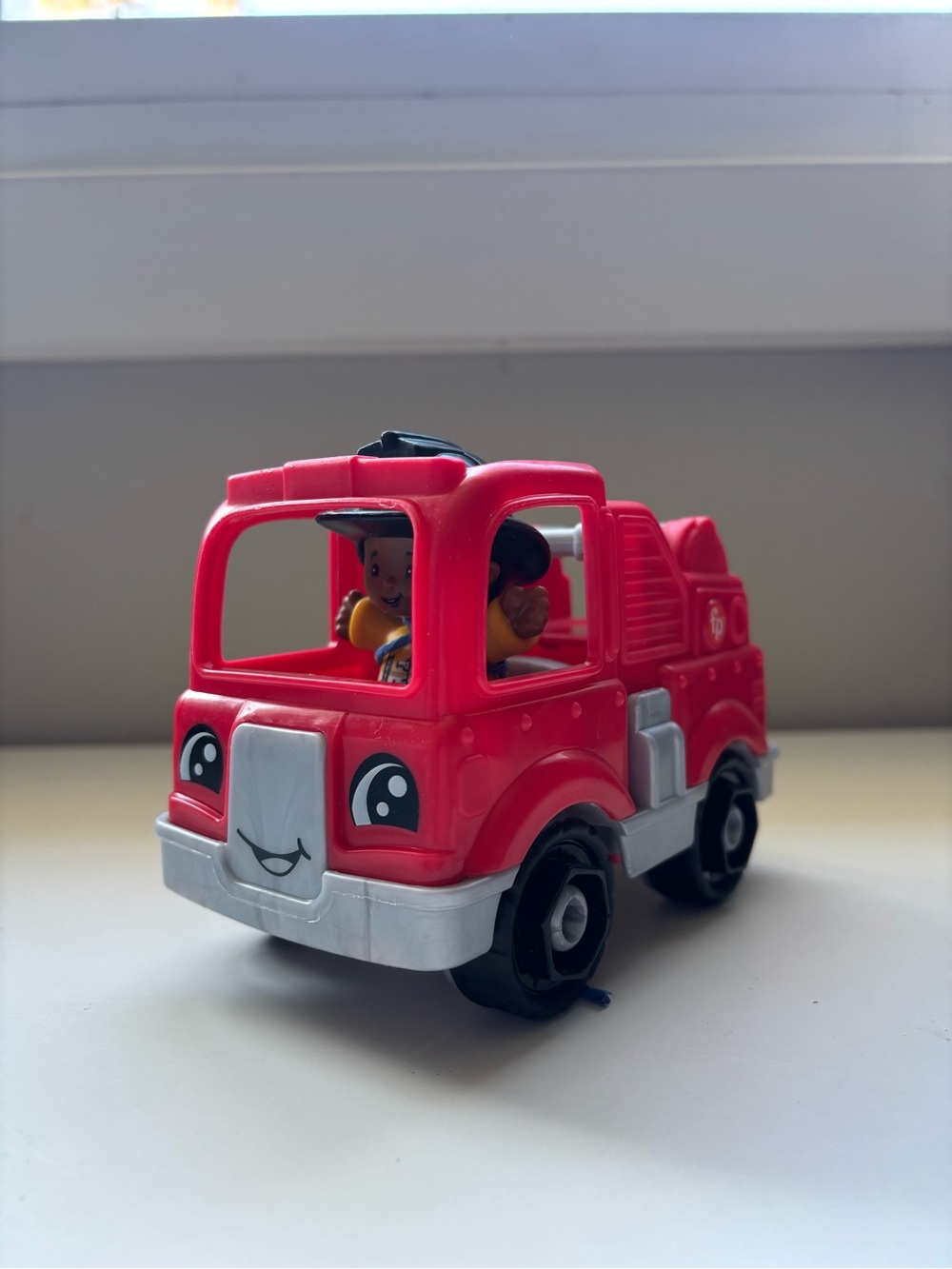 Fisher price little people fire truck with figure